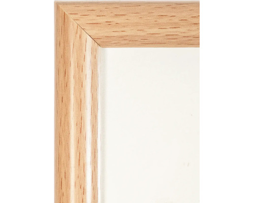 Obrazový rám v dekóre dreva, detail rohu s pokosom.