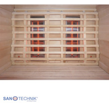Infrasauna s dvoma žiaričmi za dreveným operadlom a logom Sanotechnik International.