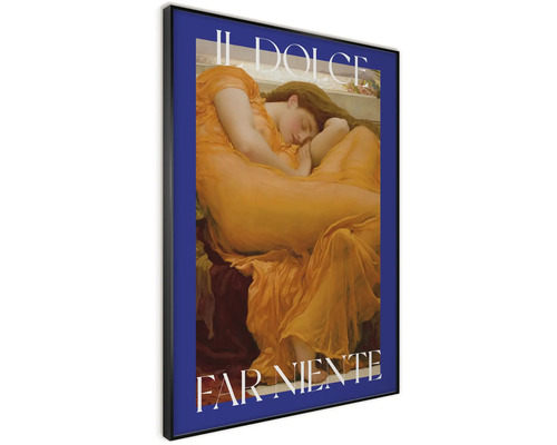 Zarámovaná umelecká tlač obrazu Flaming June so ženou v oranžových šatách, textom Il Dolce Far Niente a čiernym rámom.