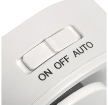 Detailný záber na posuvný spínač s nastavením ON, OFF a AUTO.