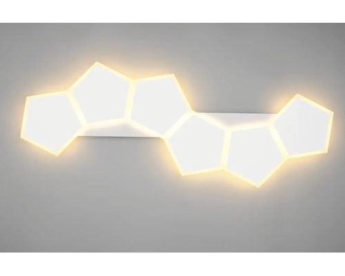 Moderné LED nástenné svietidlo s geometrickými päťuholníkovými svetelnými prvkami v modulárnom usporiadaní pre rovnomerné osvetlenie