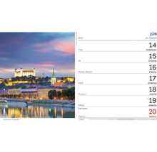 List nástenného kalendára na jún 2027 s večerným pohľadom na Bratislavský hrad nad Dunajom.