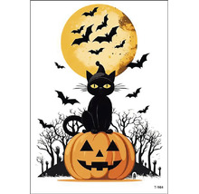 Halloweenská okenná dekorácia s čiernou mačkou na tekvici pred splnom mesiaca s lietajúcimi netopiermi a holými stromami
