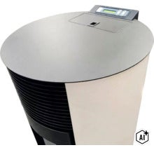 Moderné peletové kachle so zaoblenou hornou časťou a integrovaným ovládacím panelom s digitálnym displejom. (Image AI modified or generated)