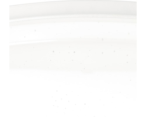 Detail bielej plastovej nádoby