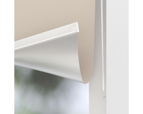 Roleta s retiazkovým mechanizmom na dekoráciu okien