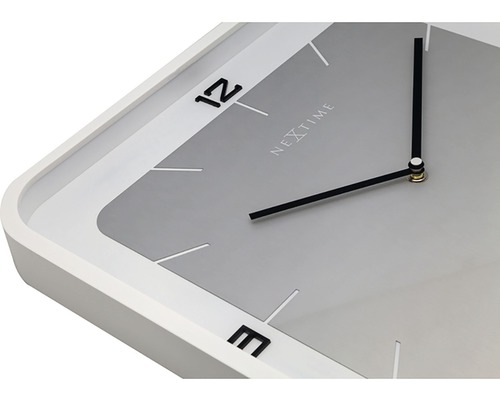 Nástenné hodiny Nextime s obdĺžnikovým bielym rámom a sivým ciferníkom