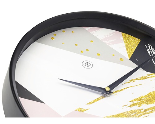 Nástenné hodiny s geometrickým vzorom a ručičkami