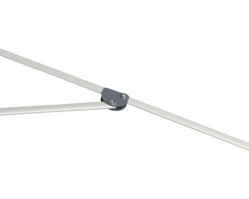 Detailný záber spojovacieho kusu so skrutkami na markíze