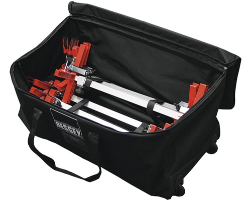 Logo spoločnosti Bessey. Prepravná taška s pákovými svorkami a rýchloupínacími pákovými svorkami.