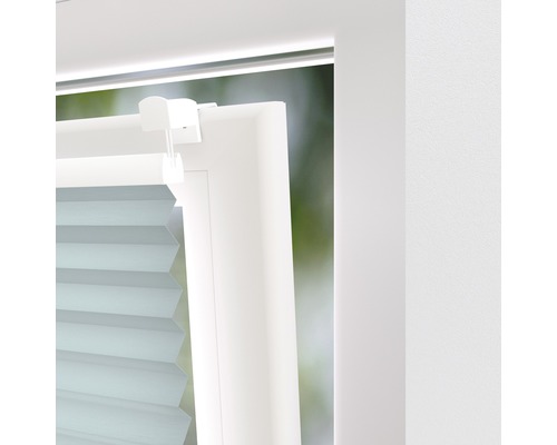 Detail skladanej žalúzie na okne