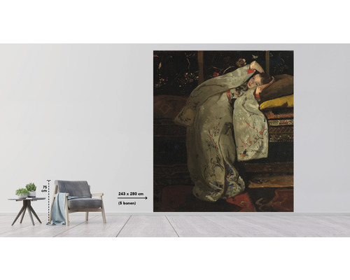 Nástenná maľba s obrazom ležiacej ženy v kimone, rozmer 243 x 280 cm