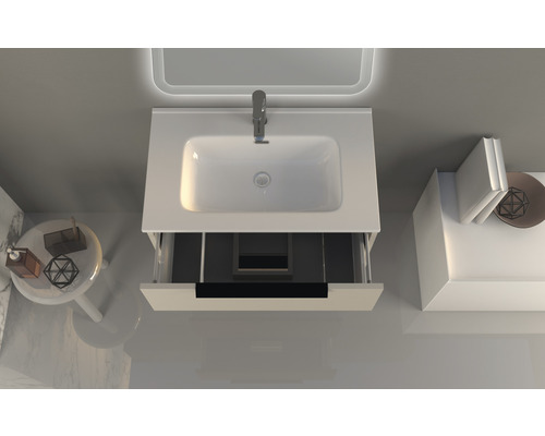 Kúpeľňová skrinka s otvorenou zásuvkou, umývadlom na dosku a batériou zhora