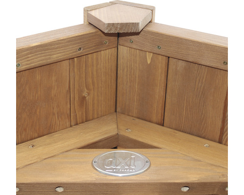 Detailný pohľad na drevený vyvýšený záhon s logom AXI by Paradiso