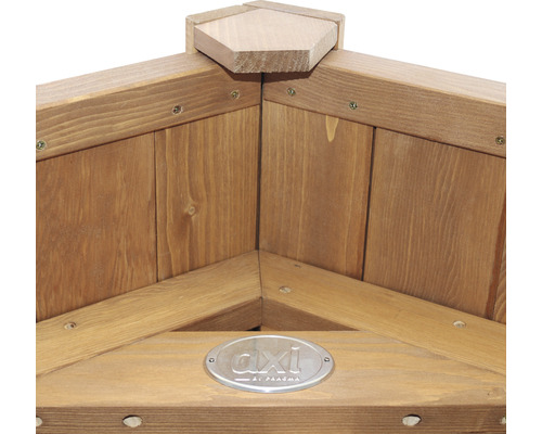 Detailný pohľad na drevený vyvýšený záhon s logom AXI by Paradiso