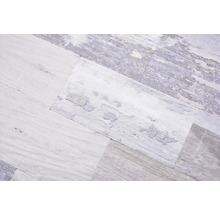 Detail vinylovej podlahy s dreveným vzhľadom