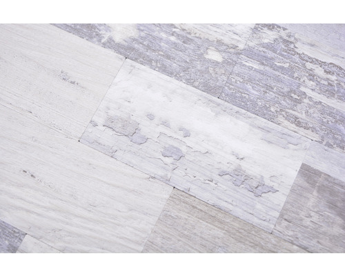 Detail vinylovej podlahy s dreveným vzhľadom