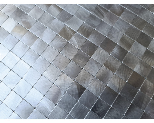 Štvorcová mozaika z kovu