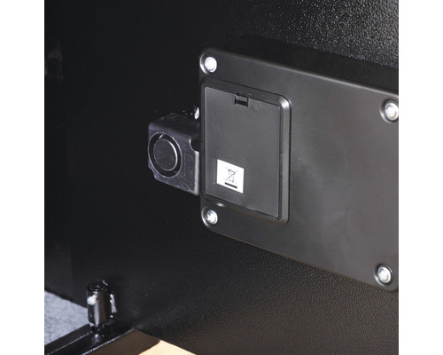 Priestor pre batérie a ultrazvukový senzor v trezore