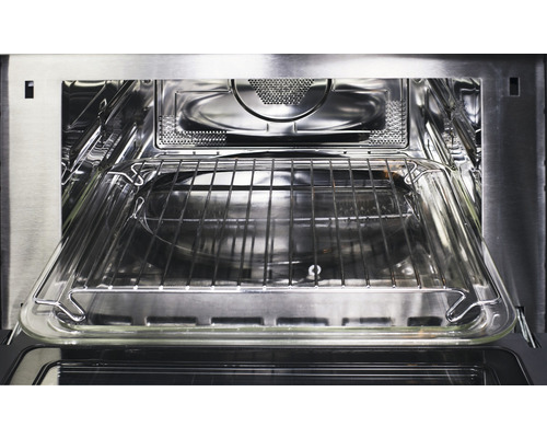 Vnútro rúry s grilovacou mriežkou