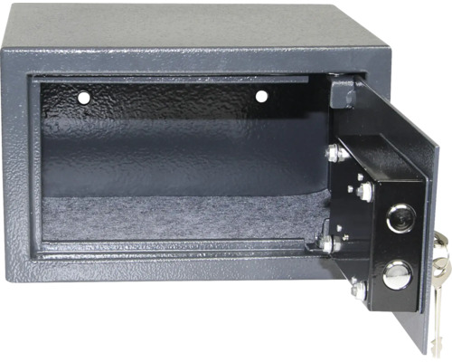 Otvorený nábytkový trezor s kľúčmi