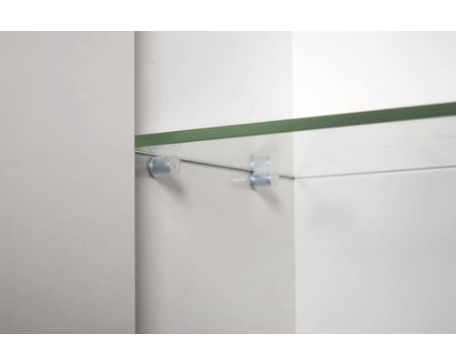 Sklenená polica s držiakmi v kúpeľňovej skrinke