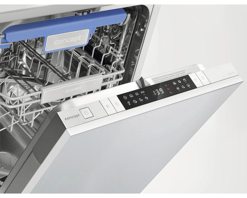 Otvorená umývačka riadu s ovládacím panelom a košmi na riad.