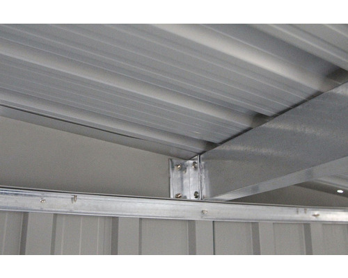 Detail kovovej konštrukcie záhradného domčeka