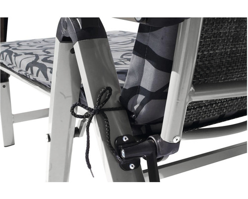 Detail záhradnej stoličky s upevnením sedáka