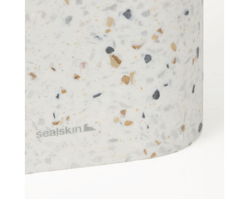 Detailný záber nádoby s teracovým vzorom a logom Sealskin