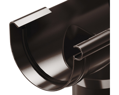 Detailný záber kovového odkvapu