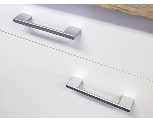 Dve zásuvky s úchytmi