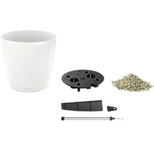 Komponenty súpravy kvetináčov: kvetináč, zavlažovacia vložka, substrát, ukazovateľ hladiny