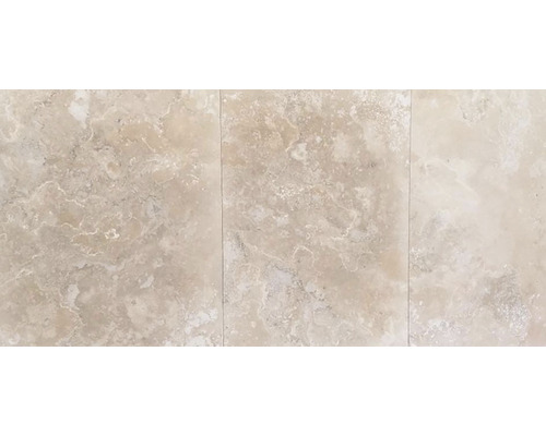 Tri travertínové dlaždice s prírodnou štruktúrou