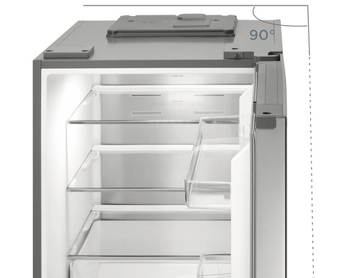 Vnútorný pohľad na chladničku s policami a dverovými priehradkami