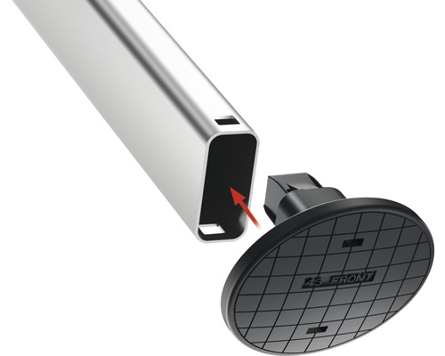 Detailný záber hliníkového profilu s plastovou pätkou na montáž