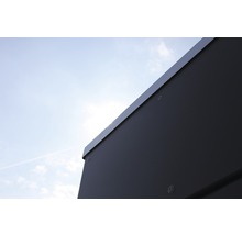Detailný pohľad na záhradný box s montážnymi prvkami