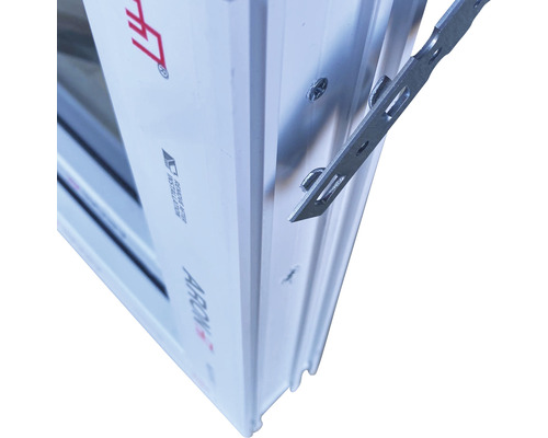 Detail okna s montážnou konzolou