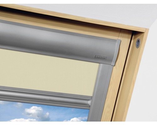 Strešná okenná roleta Fakro v drevenom ráme