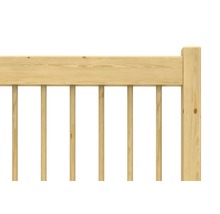Drevený plot s tyčami