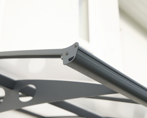 Detail terasového zastrešenia s hliníkovým rámom