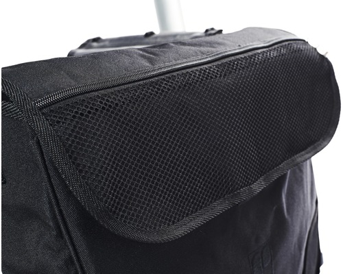 Detailný pohľad na čiernu nákupnú tašku s sieťovaným vreckom a zipsom