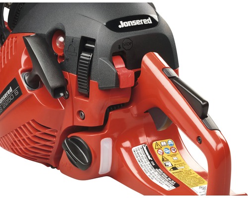 Detailný záber motorovej píly Jonsered