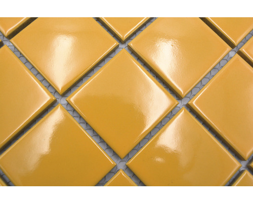 Štvorcové keramické dlaždice na sieti