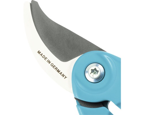 Detailný záber nákovnicových záhradných nožníc s nápisom Vyrobené v Nemecku