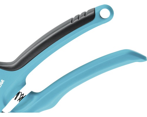 Záhradné nožnice s plastovými rukoväťami