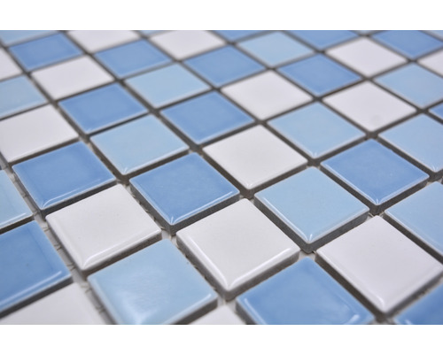 Mozaiková dlaždica so štvorcovým vzorom