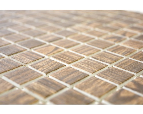 Mozaikové dlaždice so vzhľadom dreva