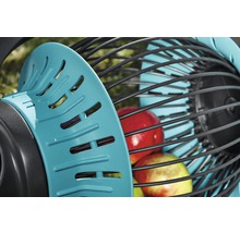 Zberač jabĺk s jablkami