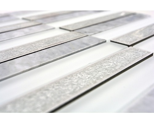 Mozaikové dlaždice z kameňa a skla